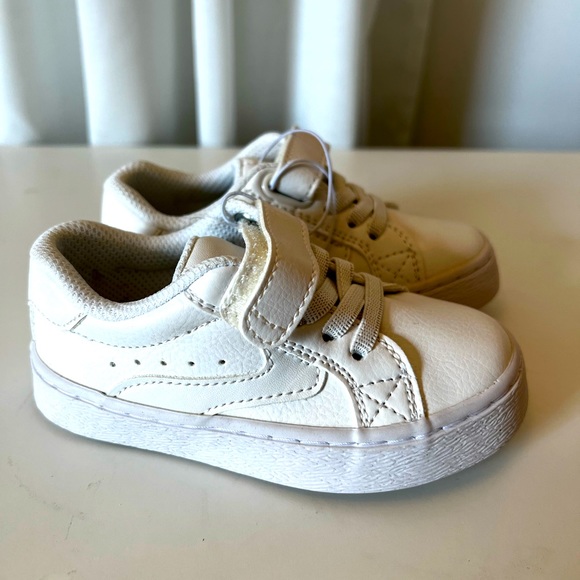 White toddler tennis shoes, size 7 - Picture 1 of 3